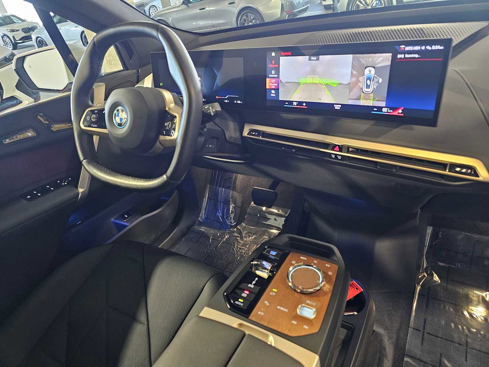 Used 2023 BMW iX xDrive50 w/ Premium Package image 39