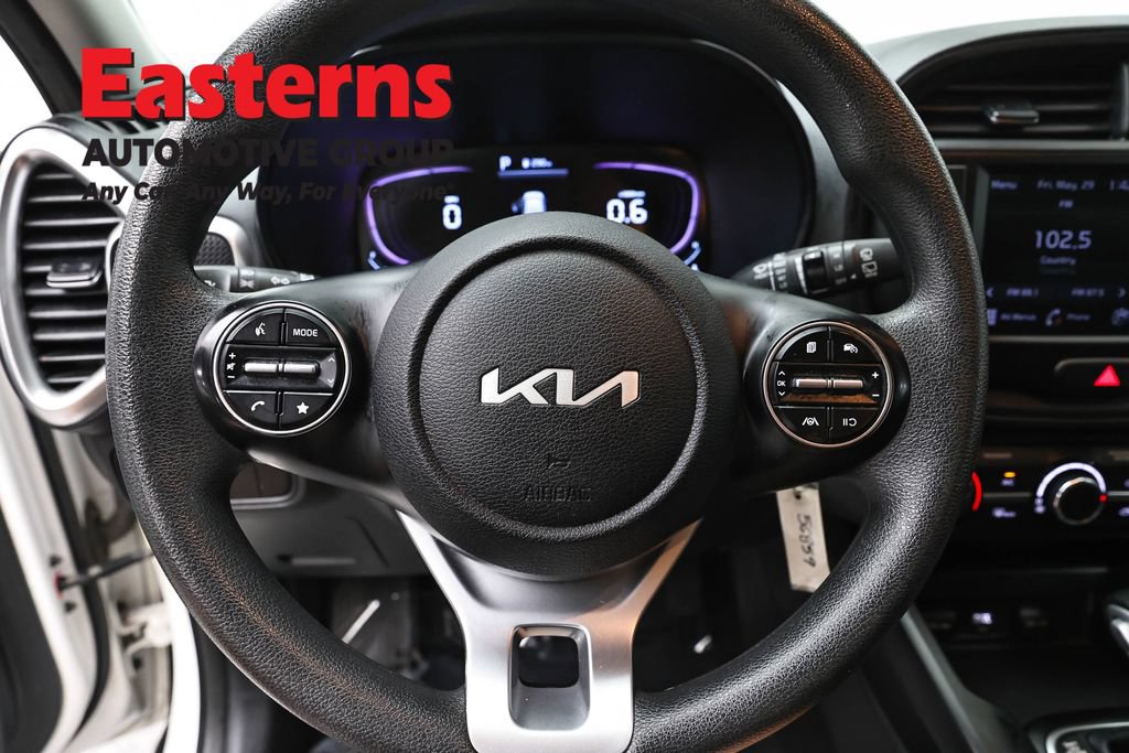 Used 2023 Kia Soul LX FWD image 11