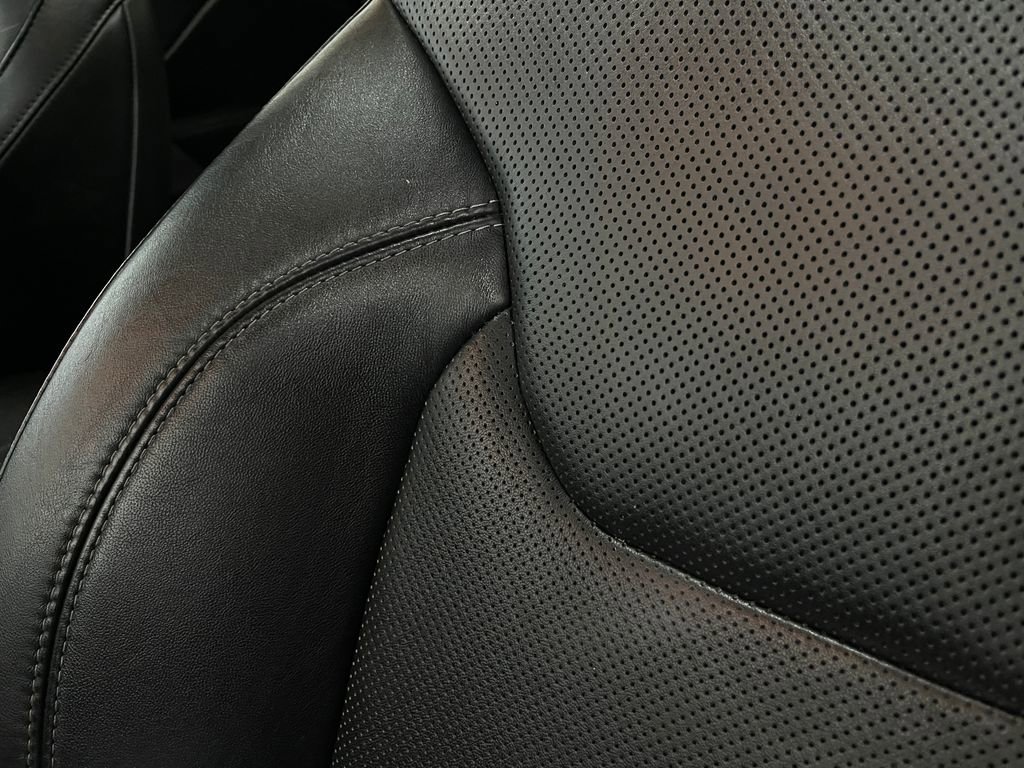 Used 2021 Jeep Cherokee Limited image 17