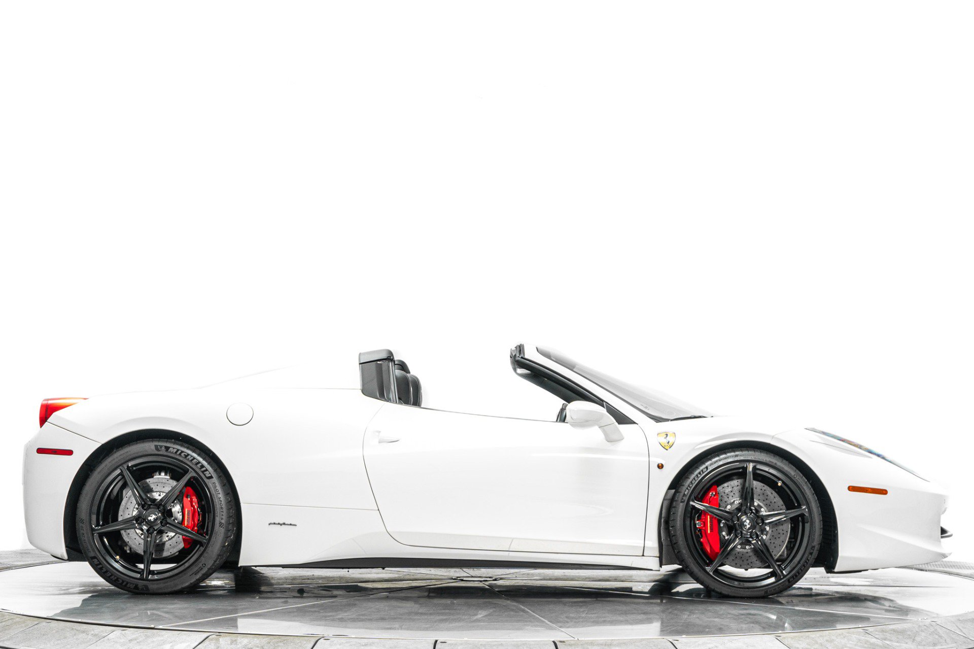 Used 2015 Ferrari 458 Spider RWD image 49