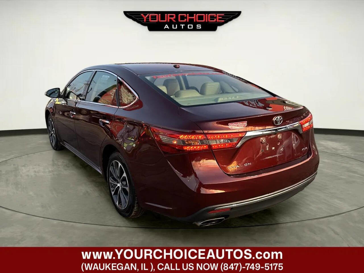Used 2017 Toyota Avalon XLE Premium image 3
