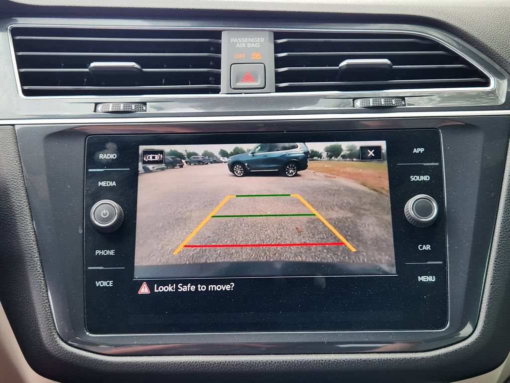 Used 2022 Volkswagen Tiguan SE R-Line FWD image 12