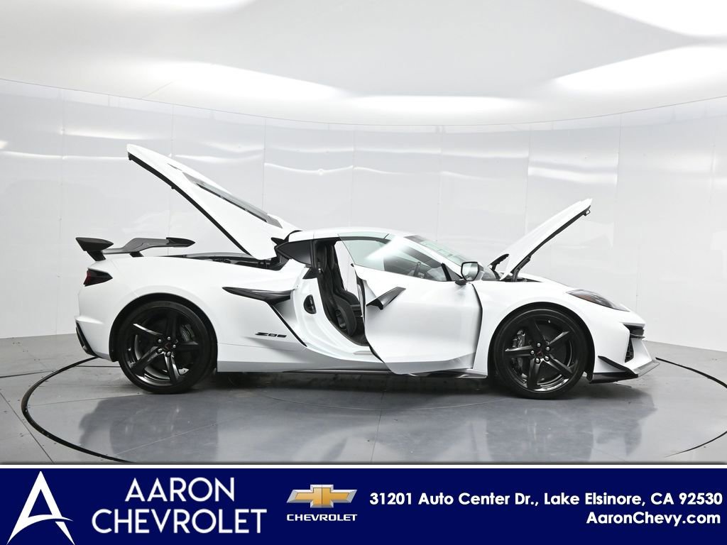 New 2025 Chevrolet Corvette Z06 w/ Z07 Performance Package image 3