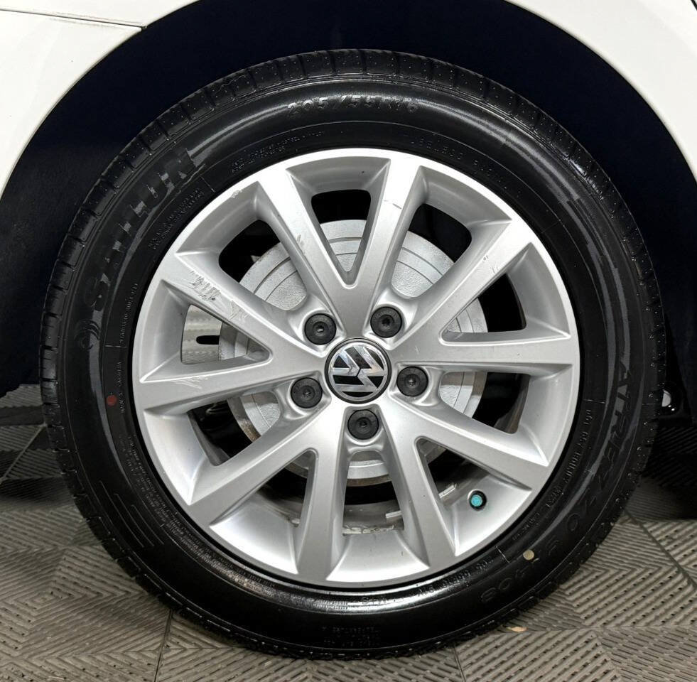 Used 2012 Volkswagen Jetta SE FWD image 21