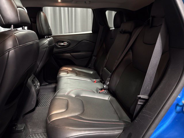 Used 2020 Jeep Cherokee Trailhawk w/ Comfort/Convenience Group AWD/4WD image 26