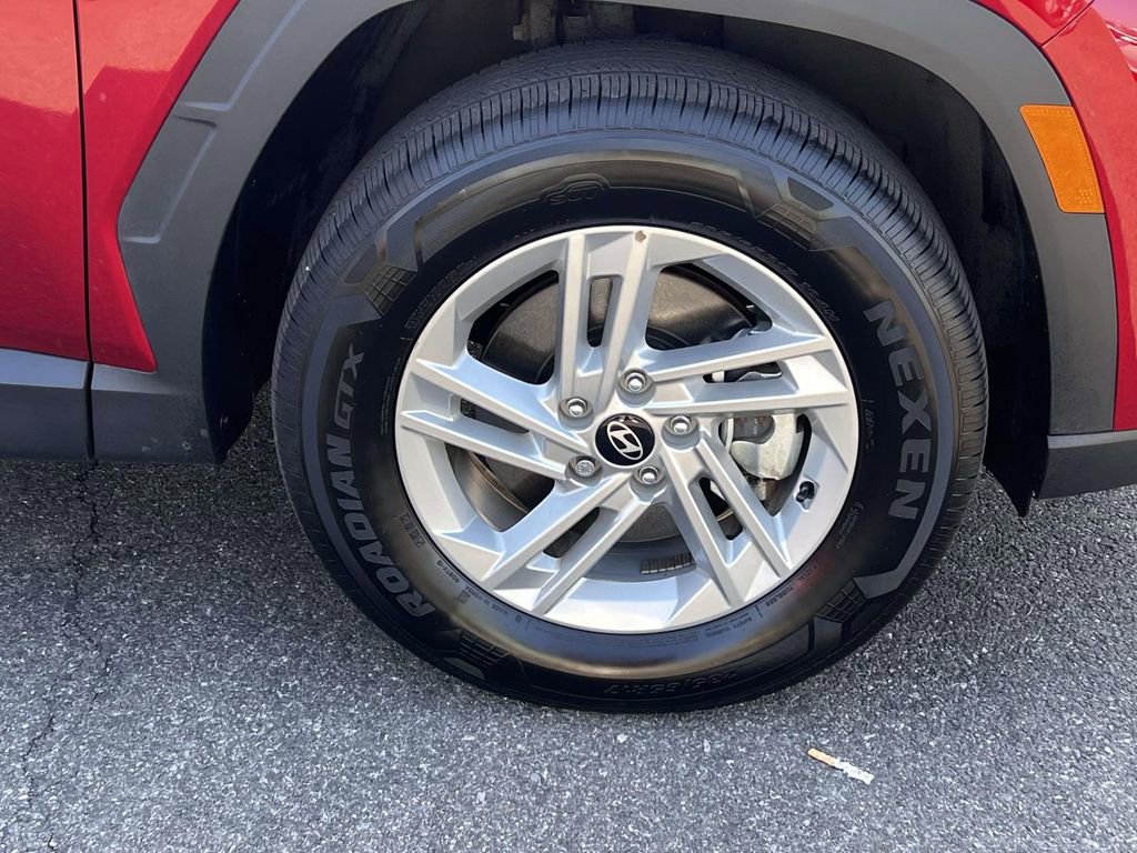 Certified 2025 Hyundai Tucson SE image 8