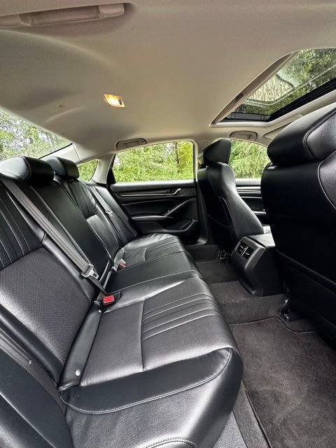 Used 2018 Honda Accord Touring image 19