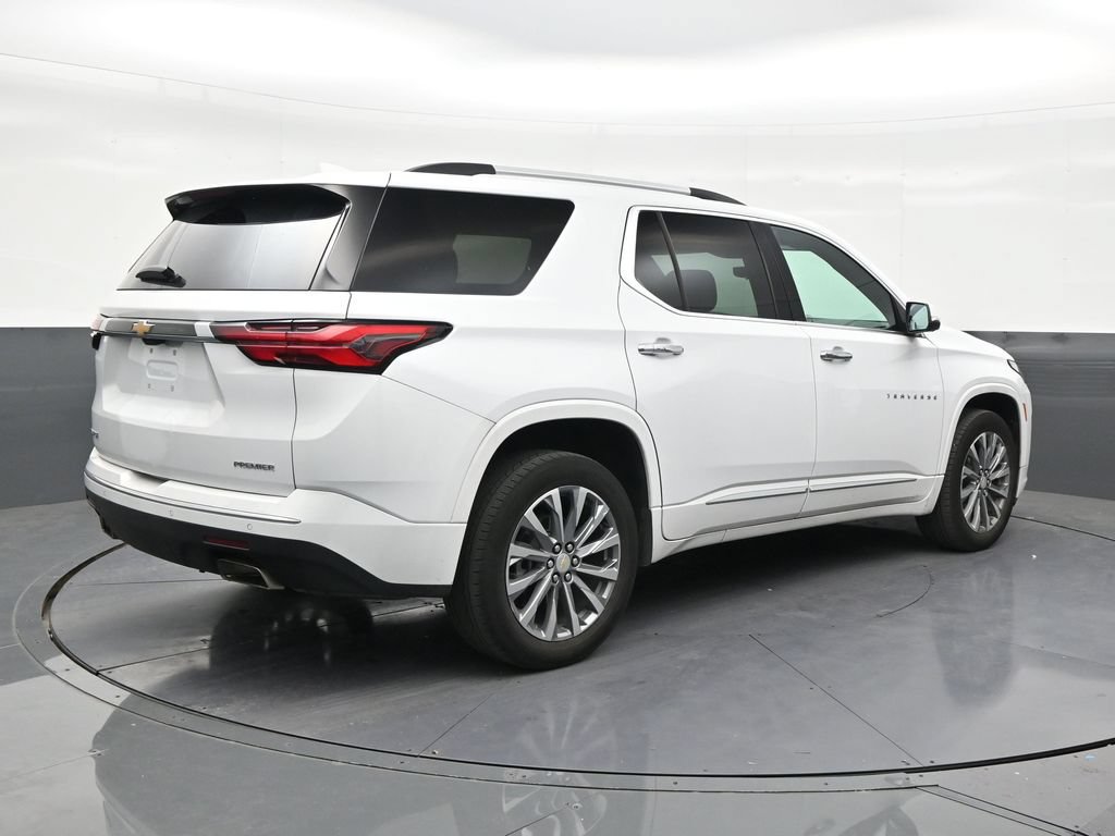 Used 2023 Chevrolet Traverse Premier FWD image 5