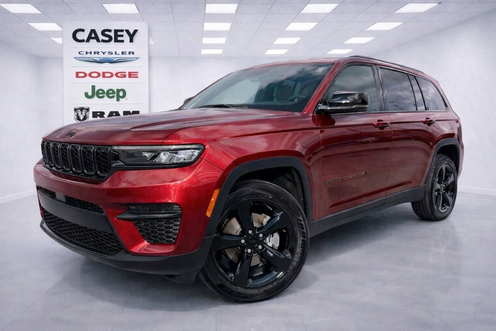 Used 2023 Jeep Grand Cherokee Altitude image 1