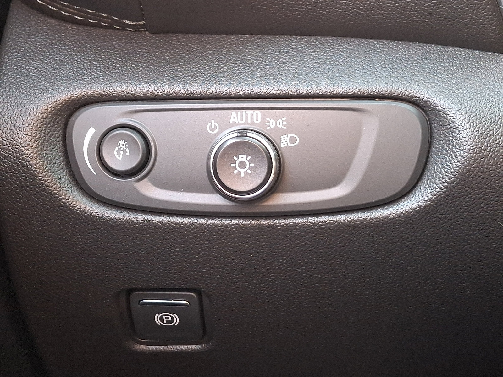 Used 2020 Chevrolet Blazer LT image 24