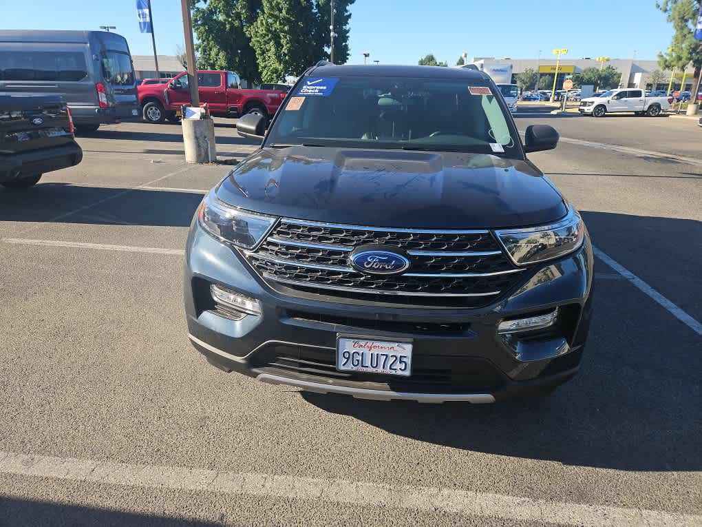 Certified 2023 Ford Explorer XLT w/ Equipment Group 202A RWD image 2