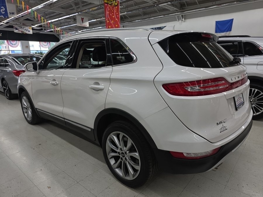 Used 2017 Lincoln MKC Select w/ Select Plus Package AWD/4WD image 4