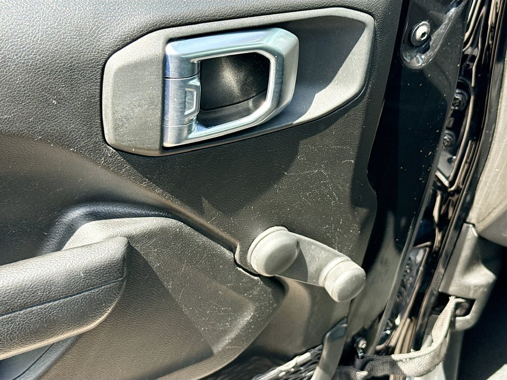 Used 2022 Jeep Wrangler Unlimited Sport AWD/4WD image 19