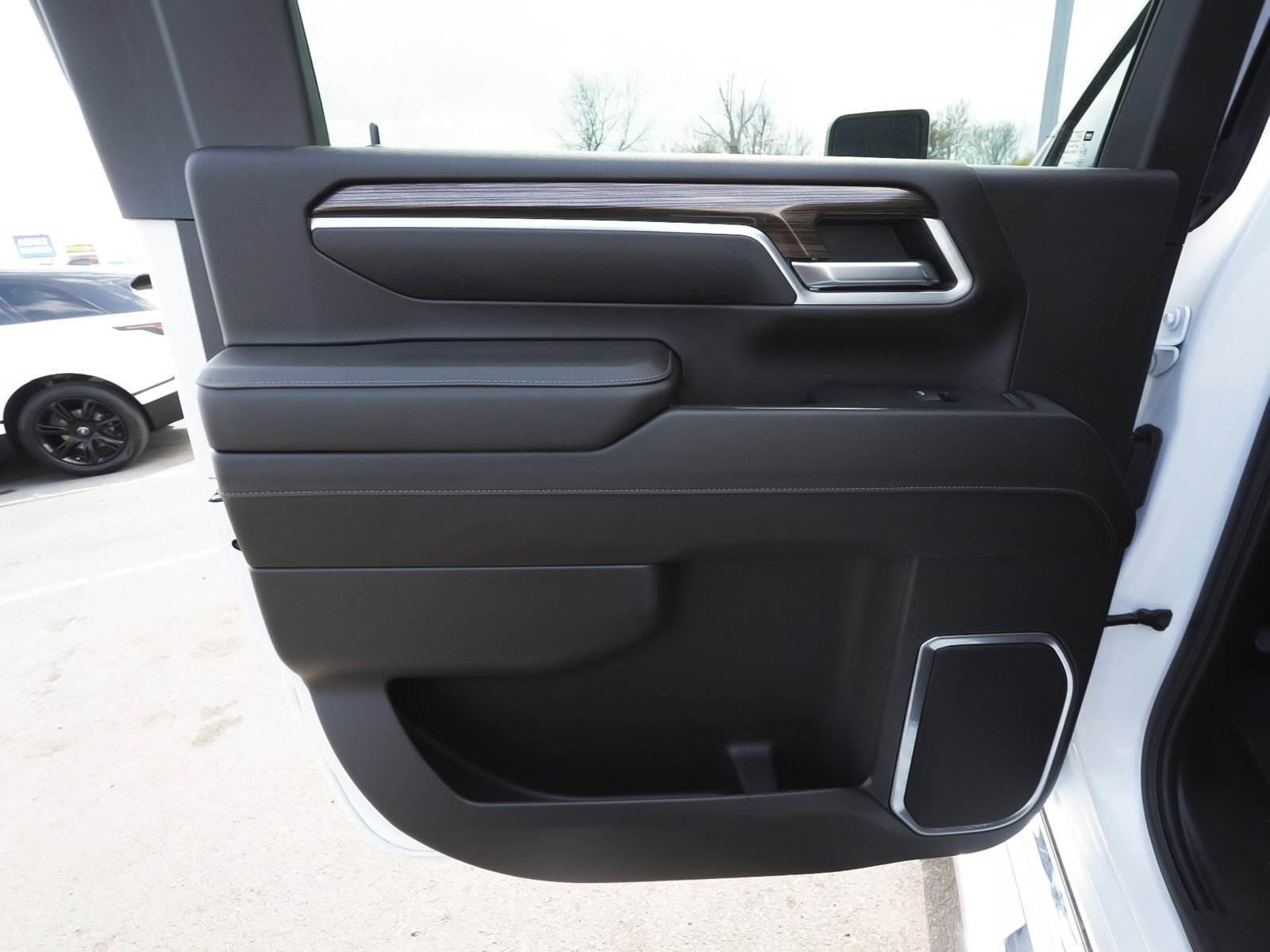 Used 2024 Chevrolet Silverado 2500 LT w/ Texas Edition image 11