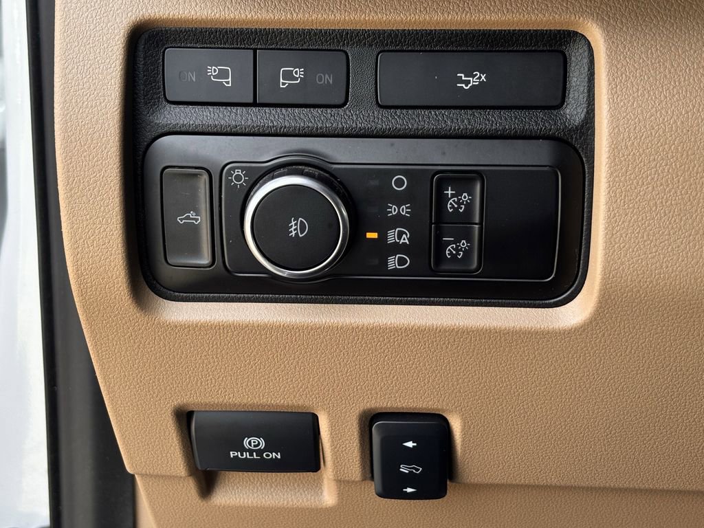 Used 2024 Ford F350 Lariat w/ Chrome Package AWD/4WD image 21