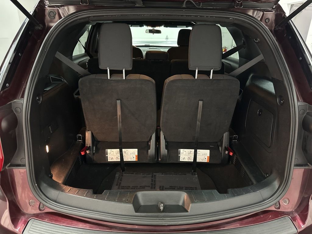 Used 2018 Ford Explorer XLT image 32