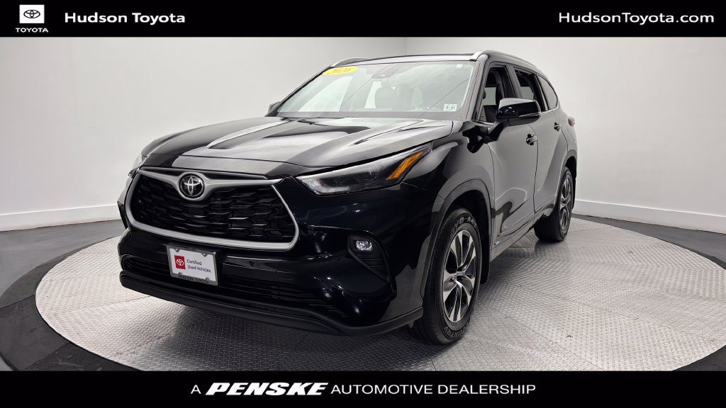 Used 2026 Toyota Highlander XLE w/ Protection Package #3 (TMS)