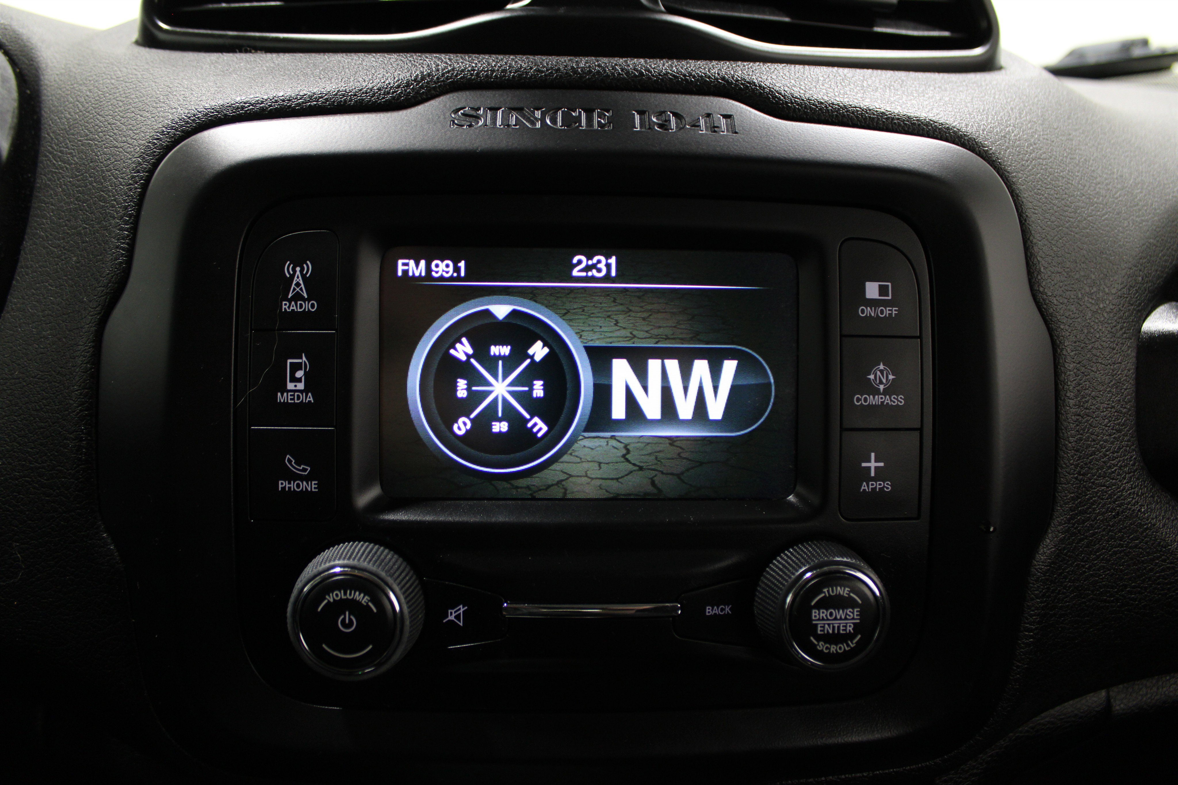 Used 2016 Jeep Renegade Latitude w/ Cold Weather Group image 16