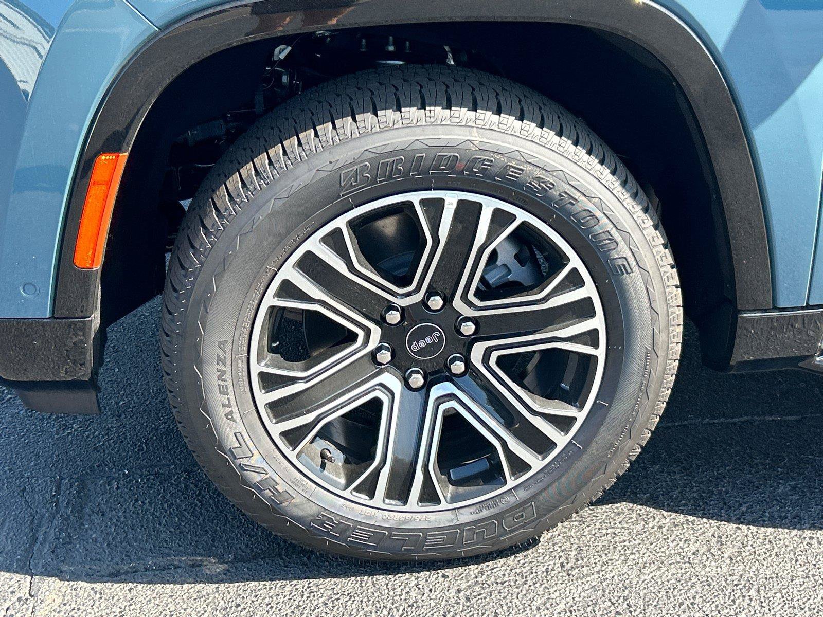 New 2026 Jeep Grand Wagoneer 2WD image 12
