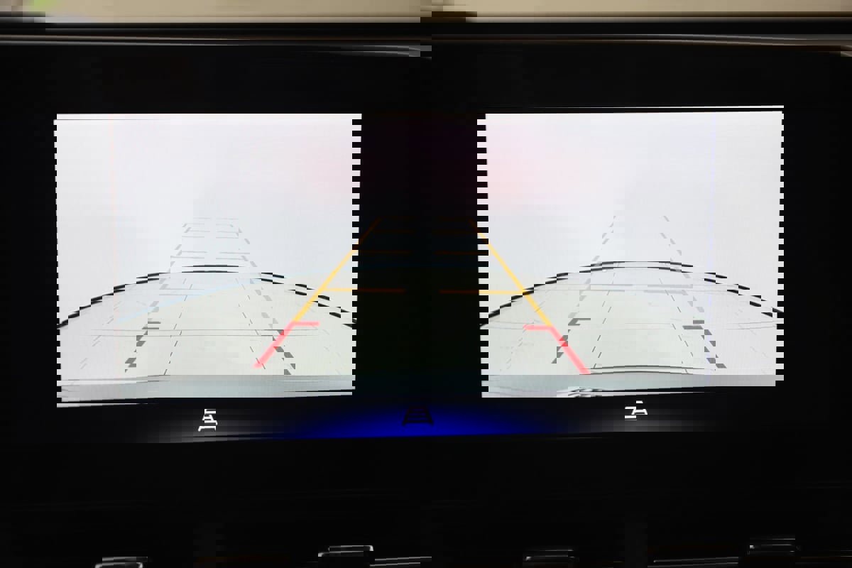 Used 2024 Chevrolet Trax ACTIV w/ Sunroof Package image 9