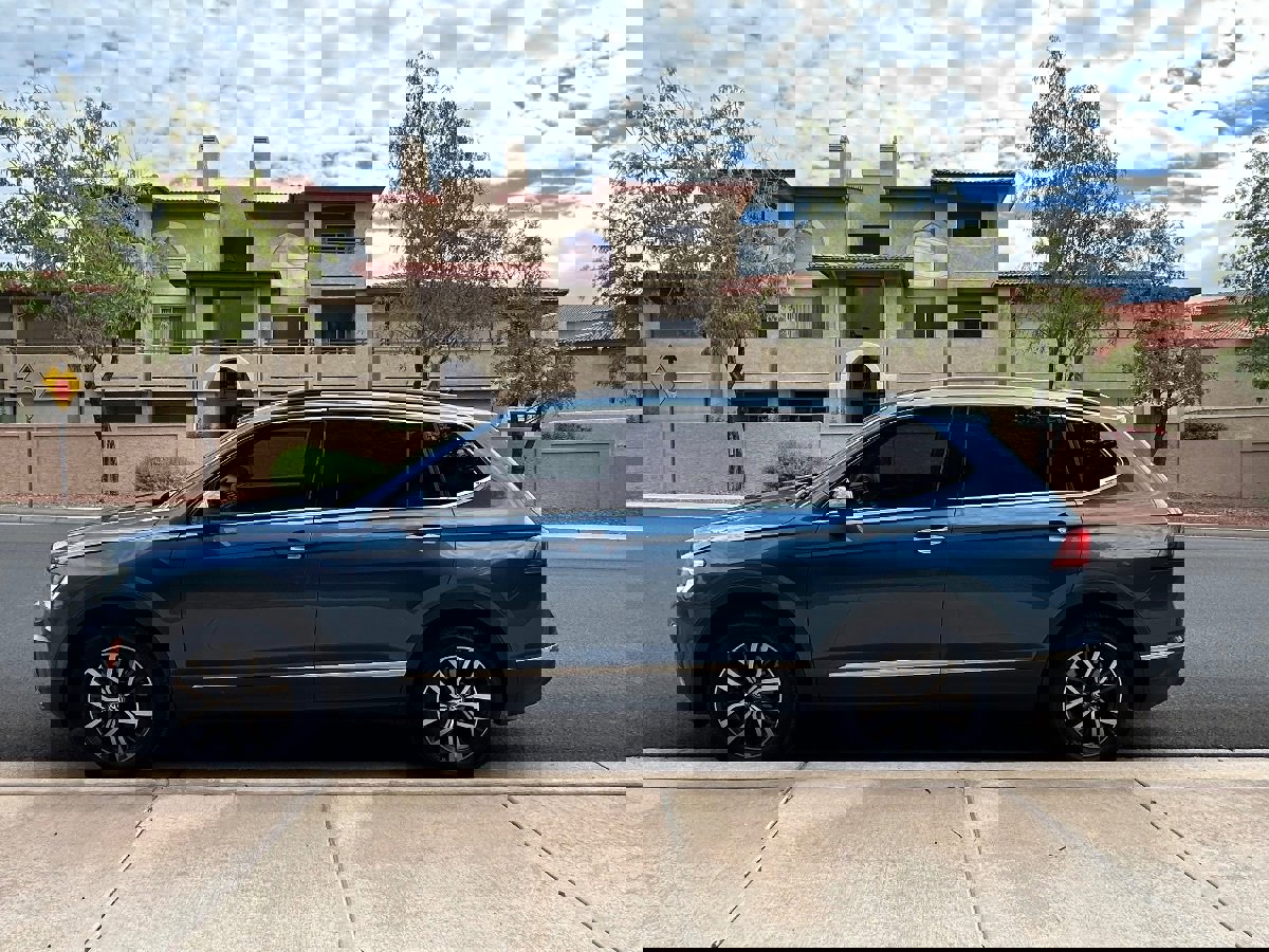 Used 2020 Volkswagen Tiguan SE image 5