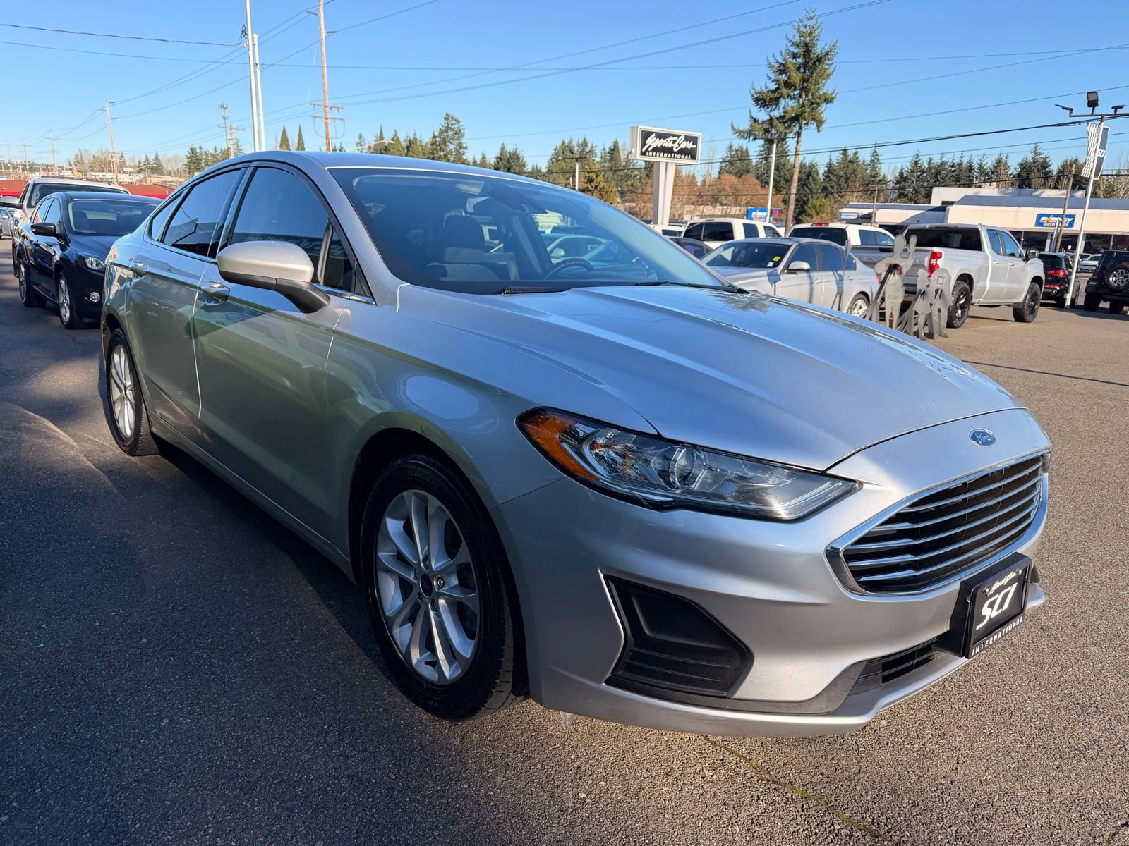 Used 2019 Ford Fusion SE image 3