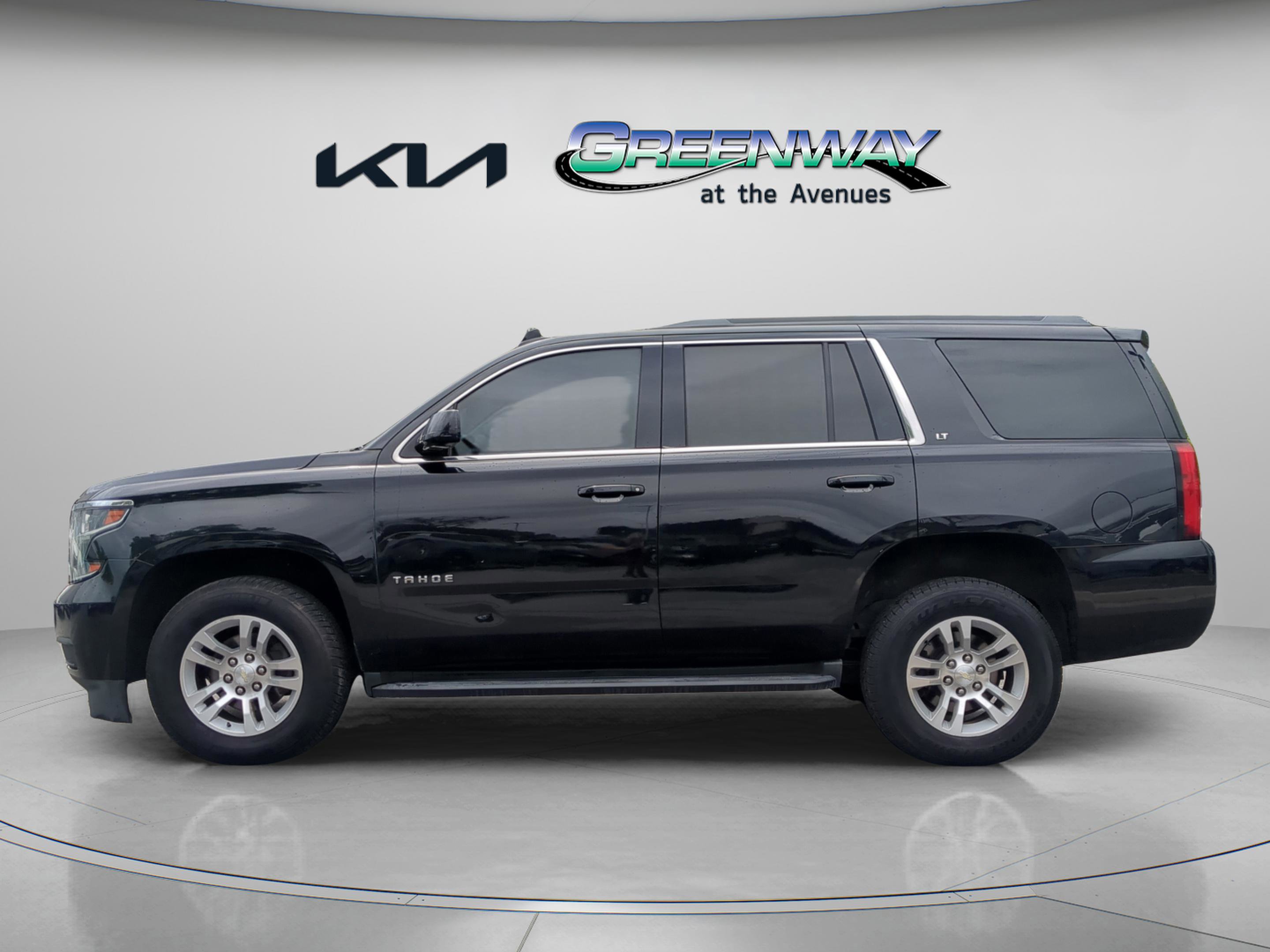 Used 2017 Chevrolet Tahoe LT image 3