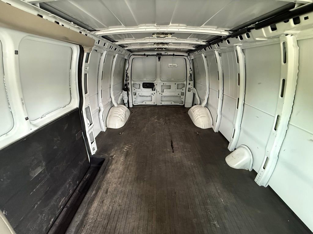 Used 2025 Chevrolet Express 2500 Extended w/ Driver Convenience Package RWD image 19