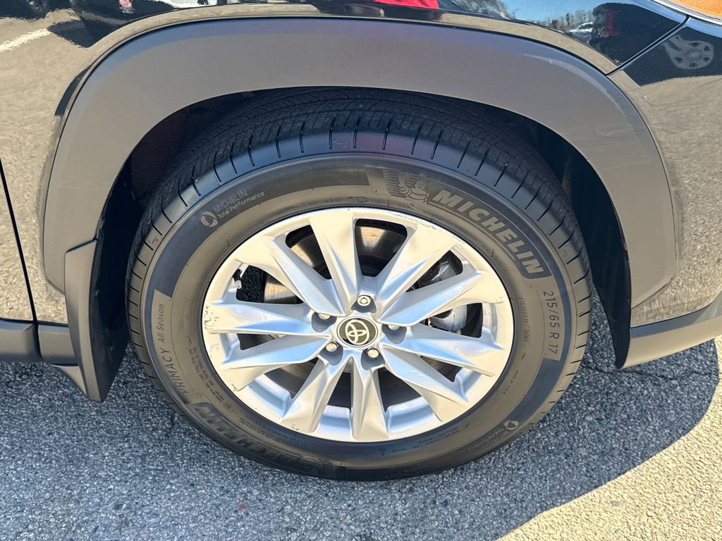 Used 2024 Toyota Corolla Cross LE w/ Moonroof Package AWD/4WD image 40