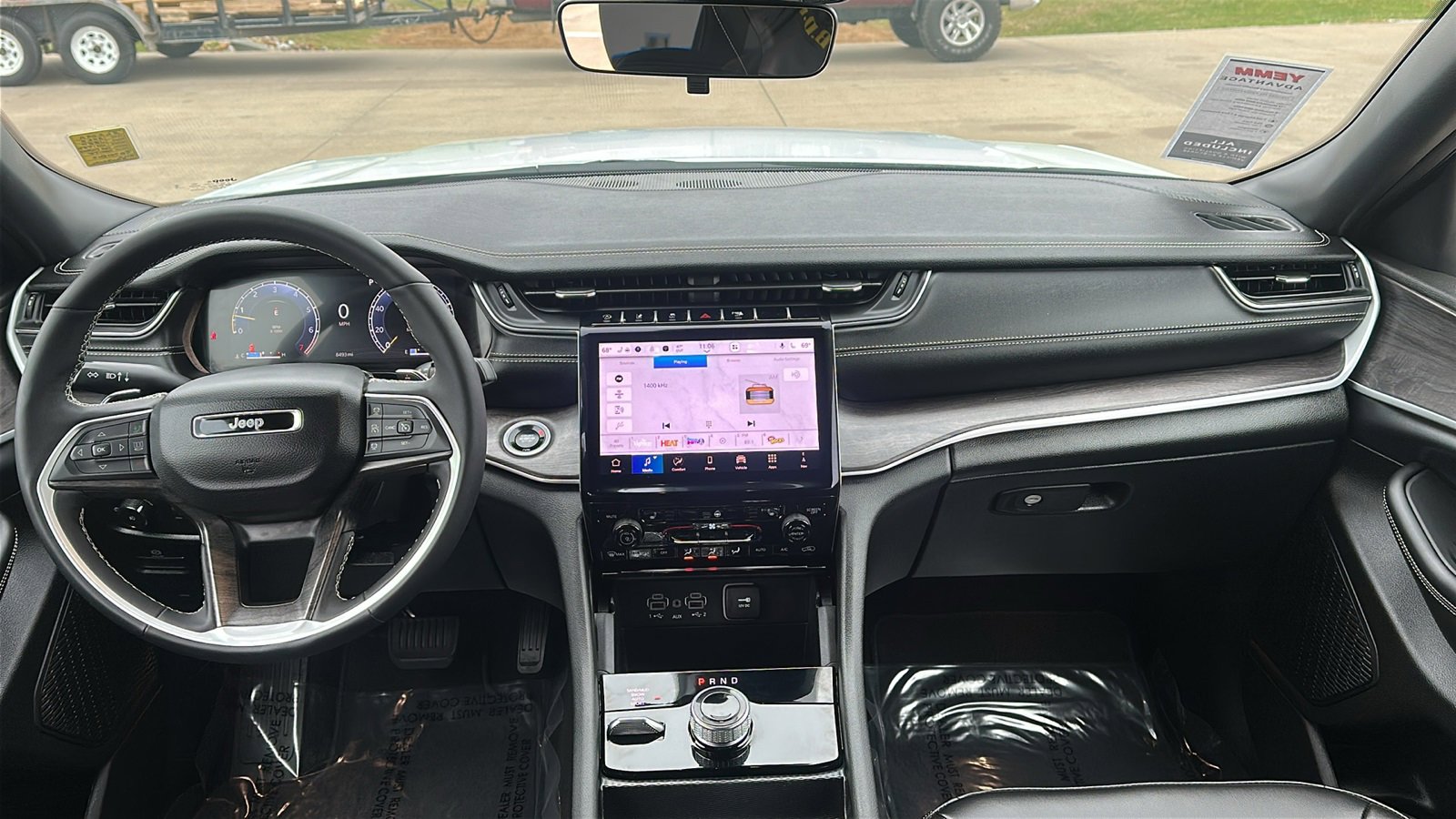 Used 2025 Jeep Grand Cherokee Limited w/ Trailer Tow Package image 11