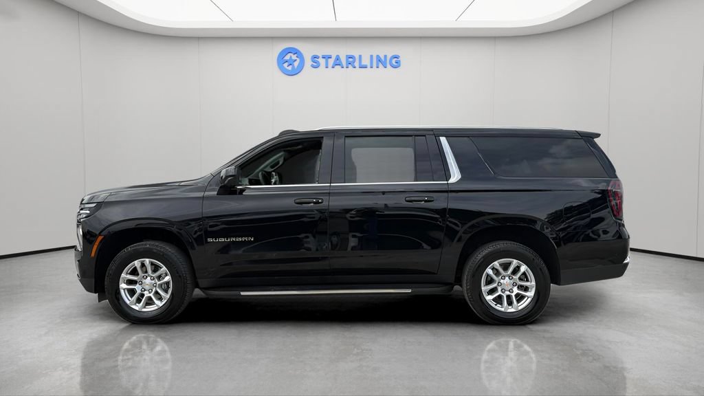 Certified 2025 Chevrolet Suburban LS RWD image 4