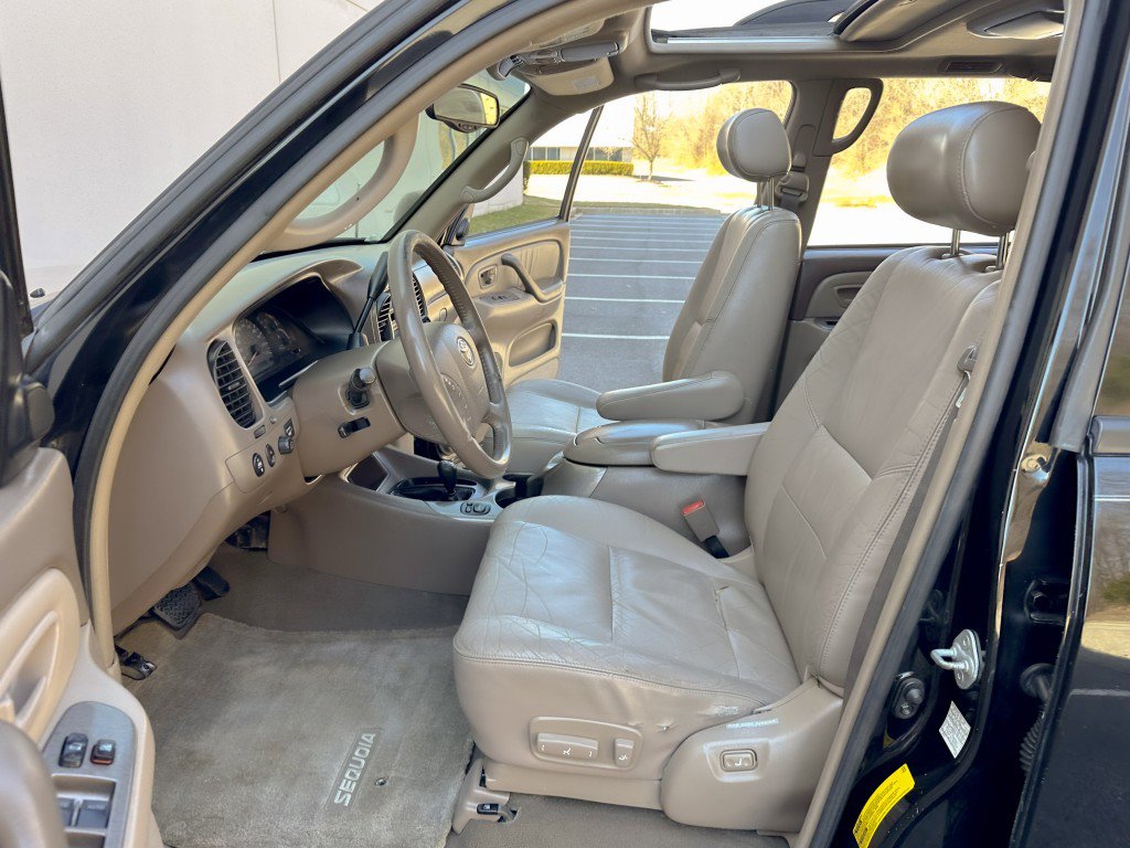 Used 2004 Toyota Sequoia Limited image 21