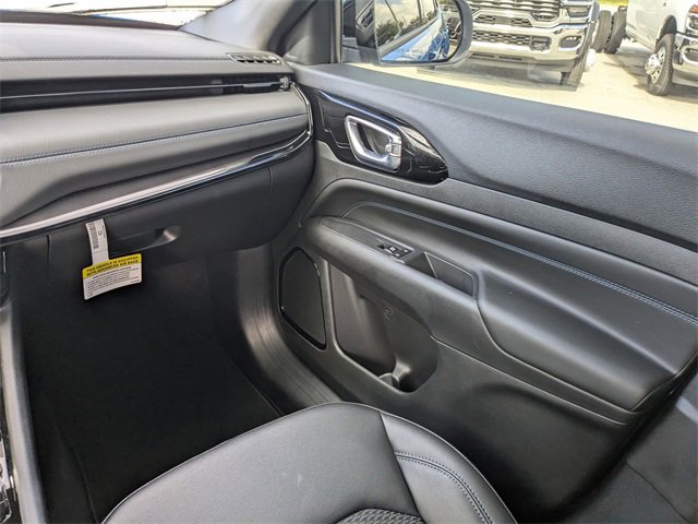 New 2026 Jeep Compass Latitude image 17