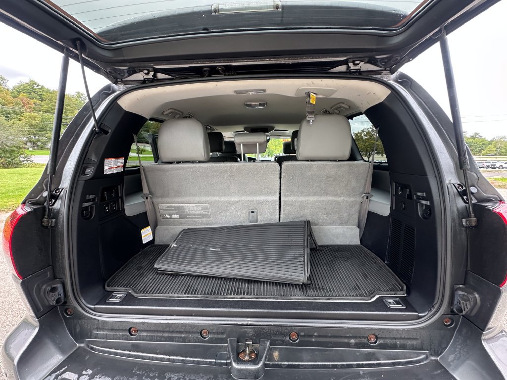 Used 2019 Toyota Sequoia Platinum AWD/4WD image 35