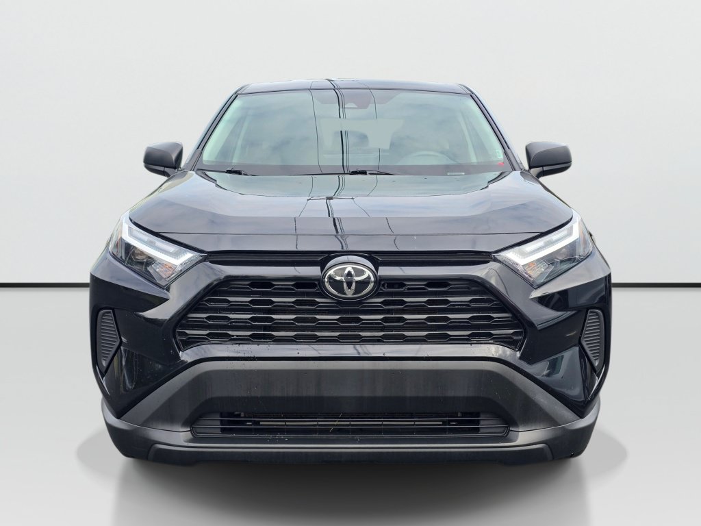 Used 2025 Toyota RAV4 LE AWD/4WD image 9