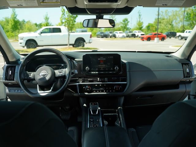 Used 2022 Nissan Pathfinder SV w/ SV Premium Package image 27