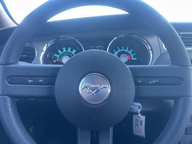 Used 2010 Ford Mustang GT RWD image 14