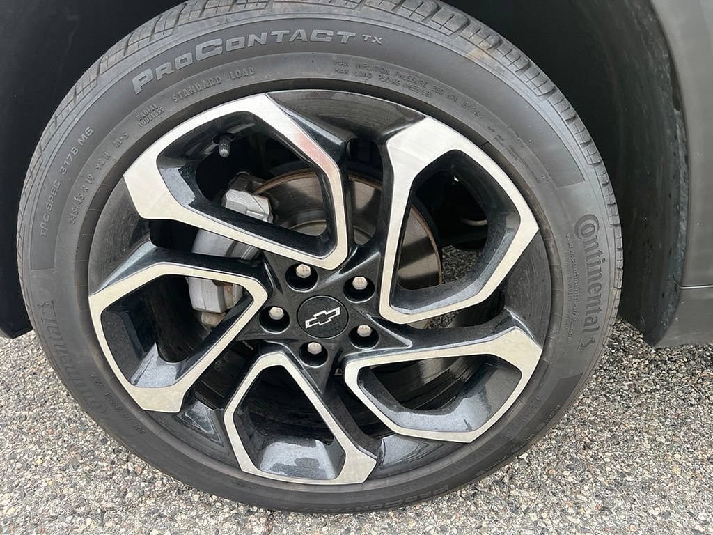 Certified 2024 Chevrolet Trax RS w/ Sunroof Package FWD image 11