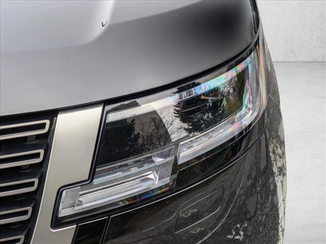 Used 2023 Land Rover Range Rover SE image 6