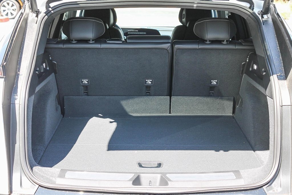 New 2025 Cadillac Lyriq Sport image 29