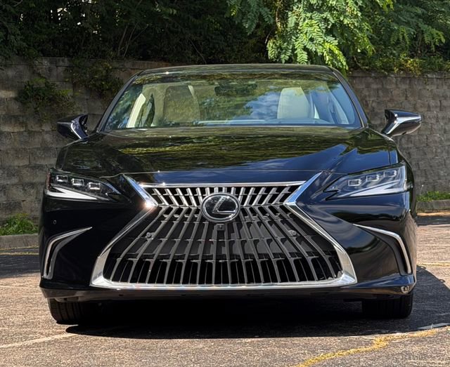Certified 2023 Lexus ES 350 Ultra Luxury w/ Accessory Package (Z2) FWD image 13