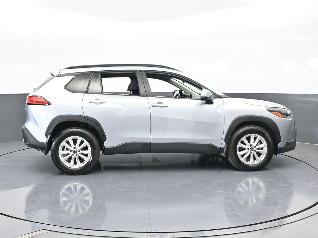 Used 2023 Toyota Corolla Cross LE image 7