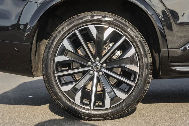 Used 2025 Volvo XC90 B6 Plus image 17