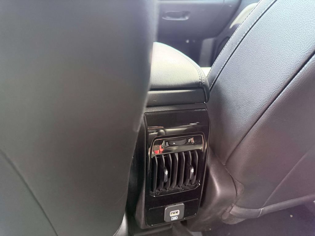 Used 2026 Jeep Compass Limited AWD/4WD image 12