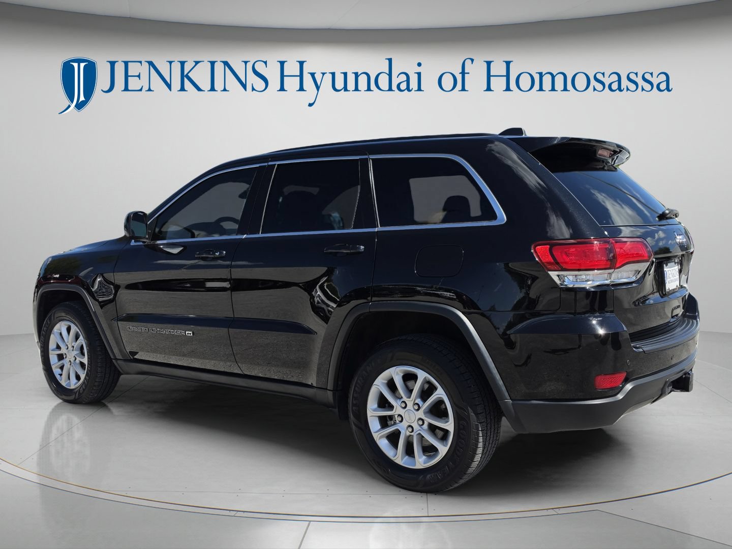 Used 2022 Jeep Grand Cherokee Laredo X RWD image 8