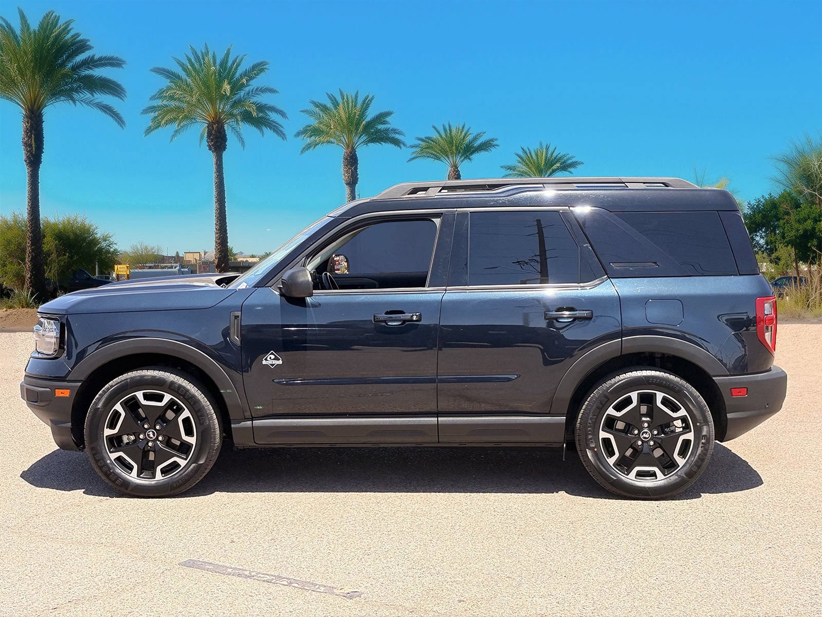 Used 2023 Ford Bronco Sport Outer Banks w/ Tech Package AWD/4WD image 2