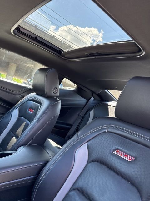 Used 2019 Chevrolet Camaro SS RWD image 16