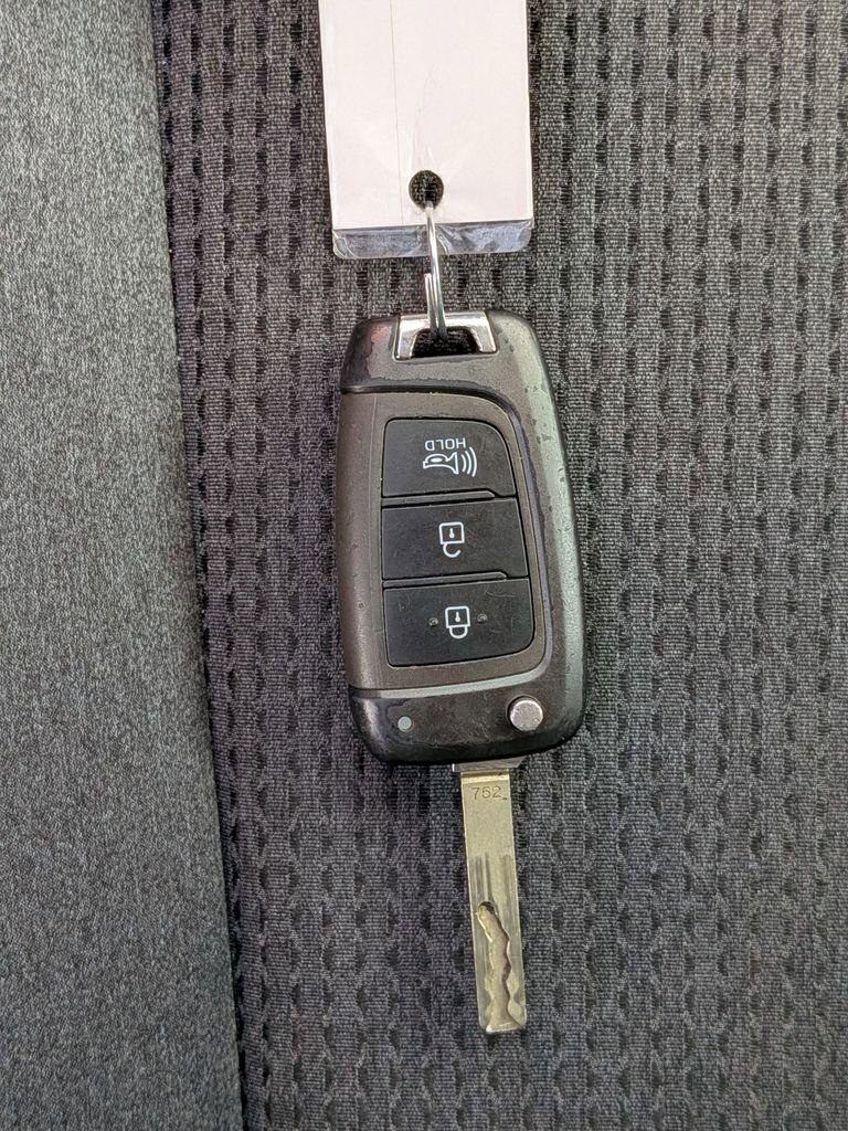 Certified 2023 Hyundai Santa Fe SE image 32