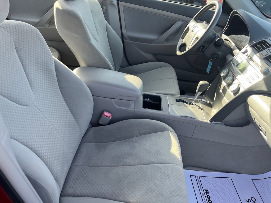 Used 2009 Toyota Camry LE image 26