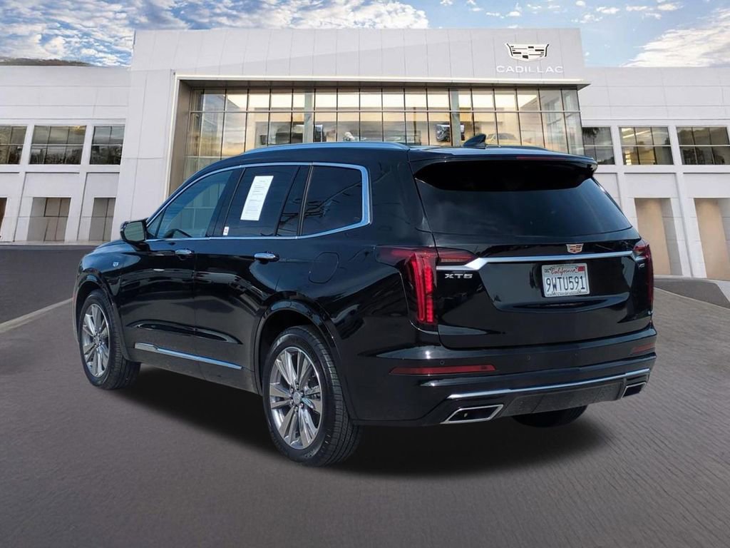 Used 2025 Cadillac XT6 Premium Luxury image 7